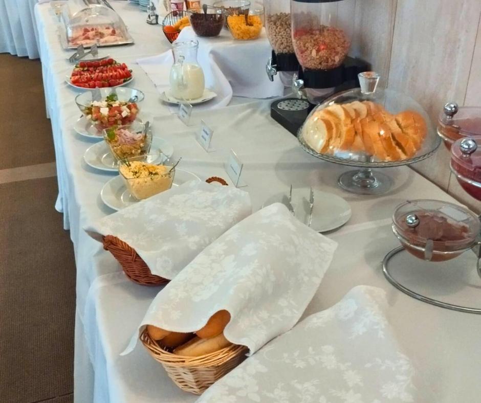 טברדושין Hotel Limba Ctt מראה חיצוני תמונה